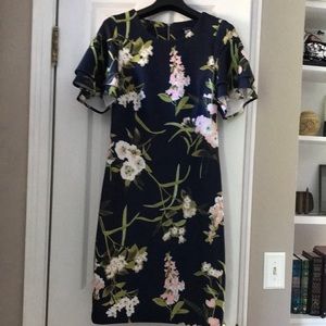 3/$15 ⭐️ Tommy Hilfiger navy flower dress. Size 4